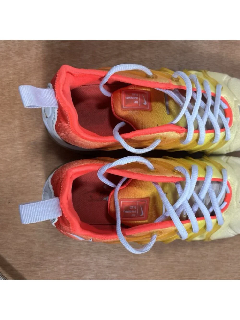 Nike Air VaporMax Plus Womens Size 9 Running Shoes Sneakers Sunrise CW5593-400